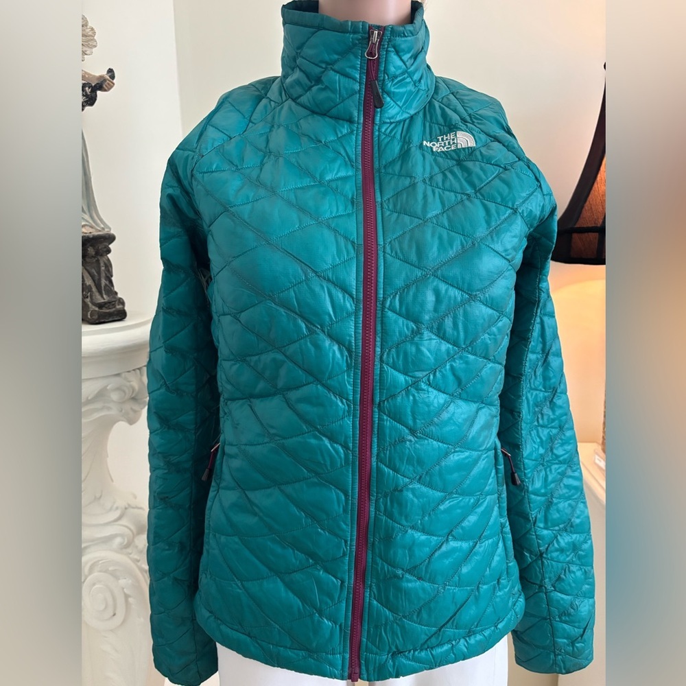 The North Face Women's Teal Quilted Puffer Jacket - Picture 3 of 12